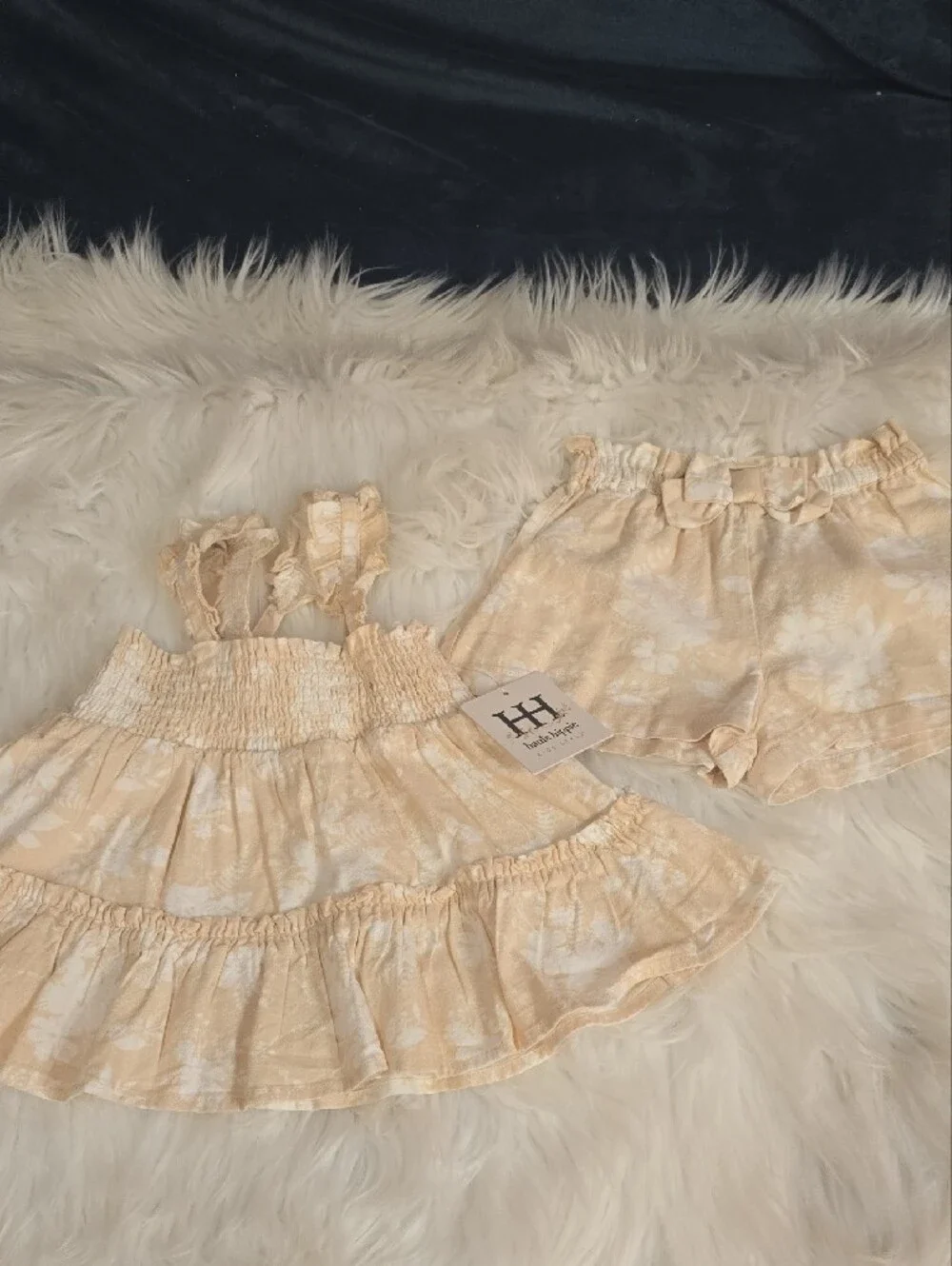 Girls 2 Piece Ruffle Top W Shorts Bundle